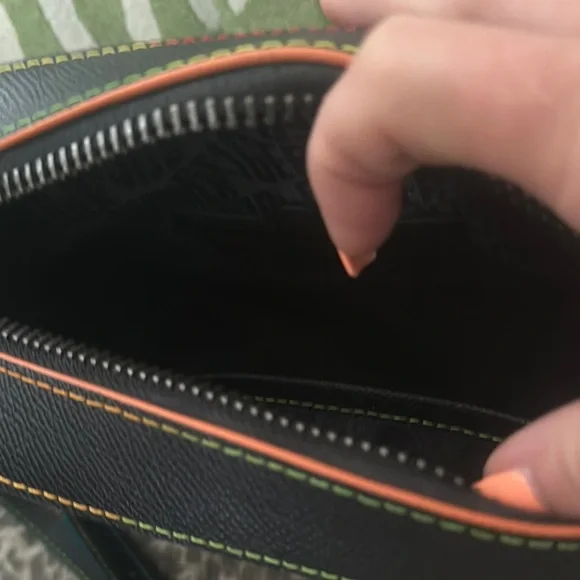 Kurt Geiger Black Leather Crossbody Bag with Adjustable Strap - Picture 4 of 7